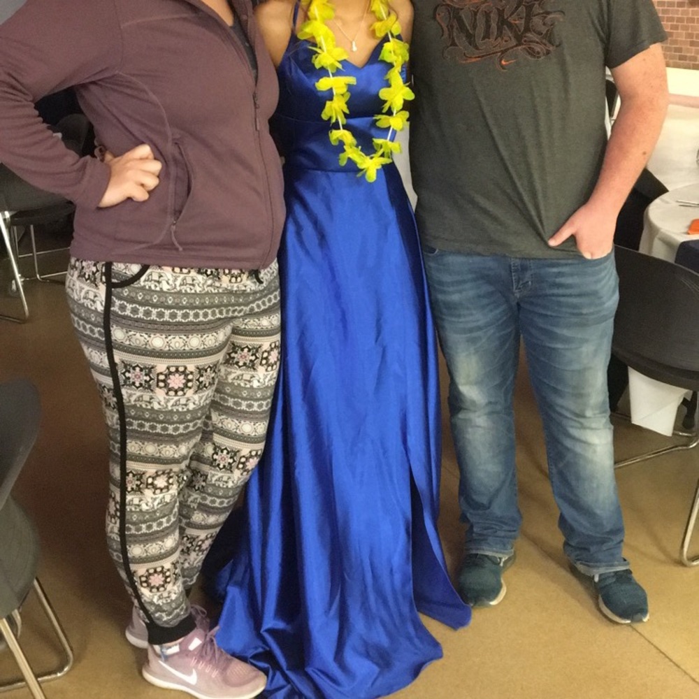 Prom dress - Picture 3 of 3